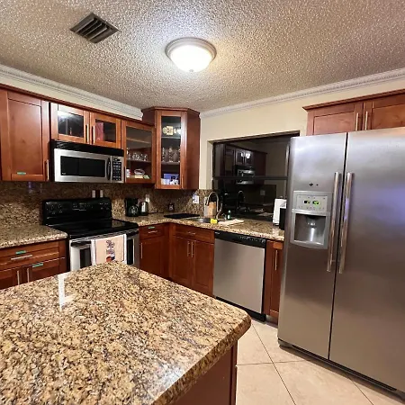 Entire Single Family Home 3 Bed 2 Bath In Water Front Big Cozy Back Yard View Coconut Exterior foto