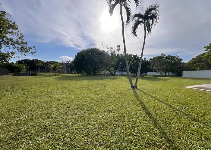 Entire Single Family Home 3 Bed 2 Bath In Water Front Big Cozy Back Yard View