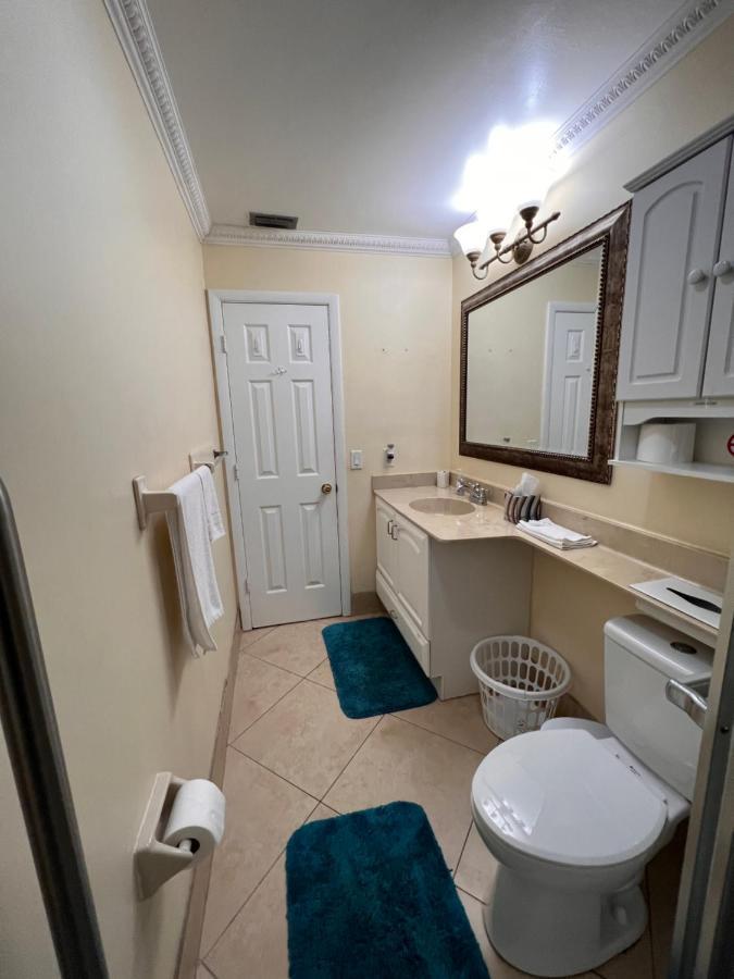 Entire Single Family 3 Bed 2 Bath In Water Front Big Cozy Back Yard View Ferienhaus *