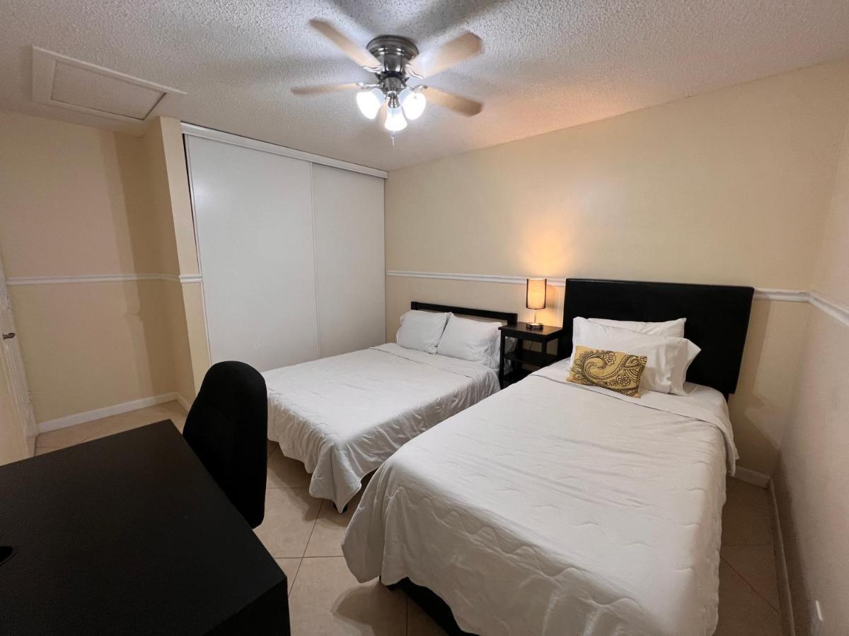 Entire Single Family 3 Bed 2 Bath In Water Front Big Cozy Back Yard View *