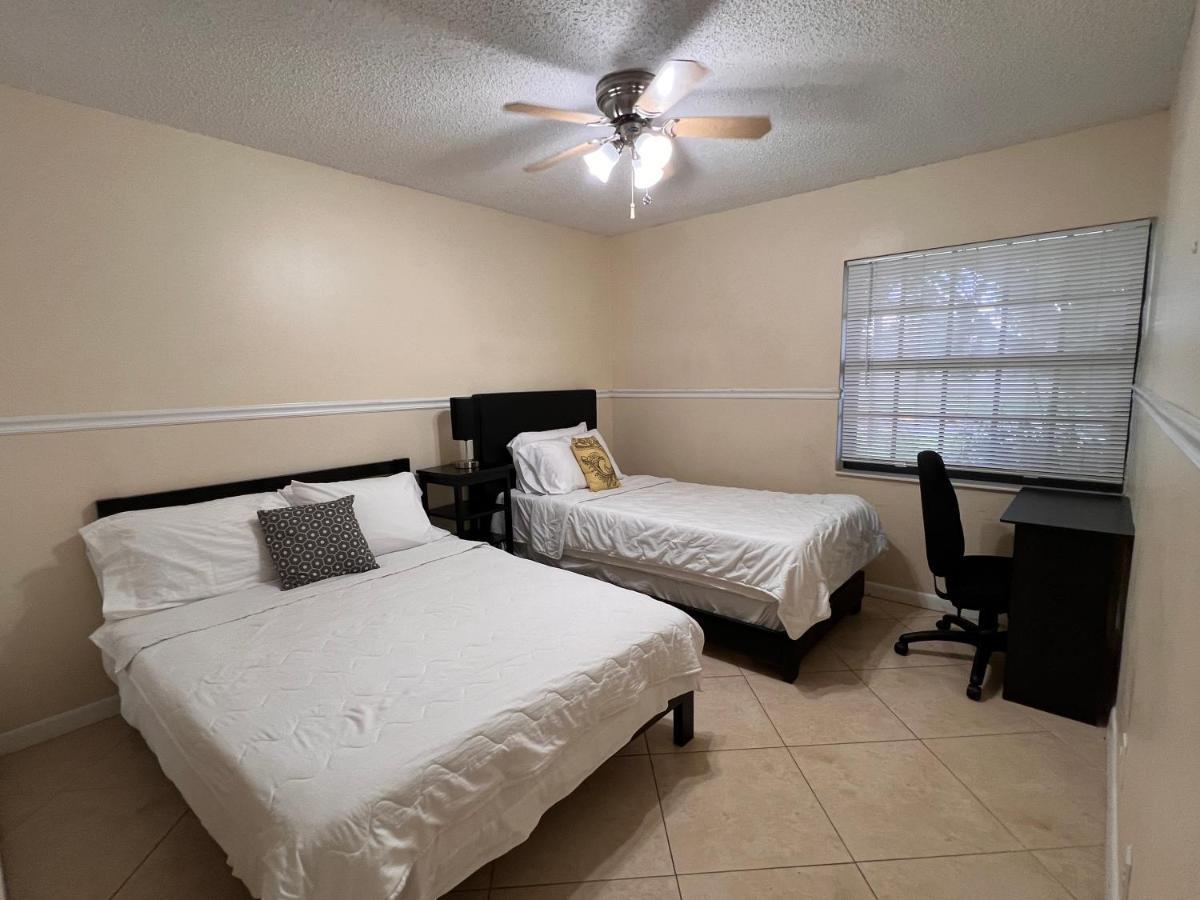 Entire Single Family 3 Bed 2 Bath In Water Front Big Cozy Back Yard View *