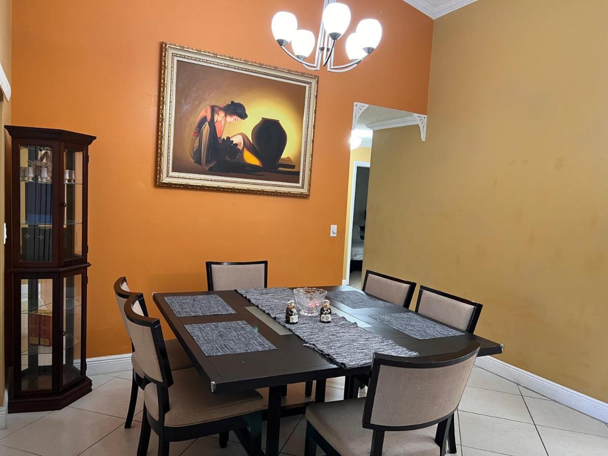 Entire Single Family 3 Bed 2 Bath In Water Front Big Cozy Back Yard View Ferienhaus