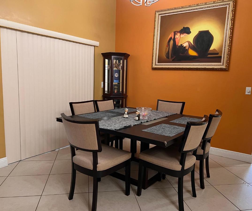 Entire Single Family 3 Bed 2 Bath In Water Front Big Cozy Back Yard View Coconut