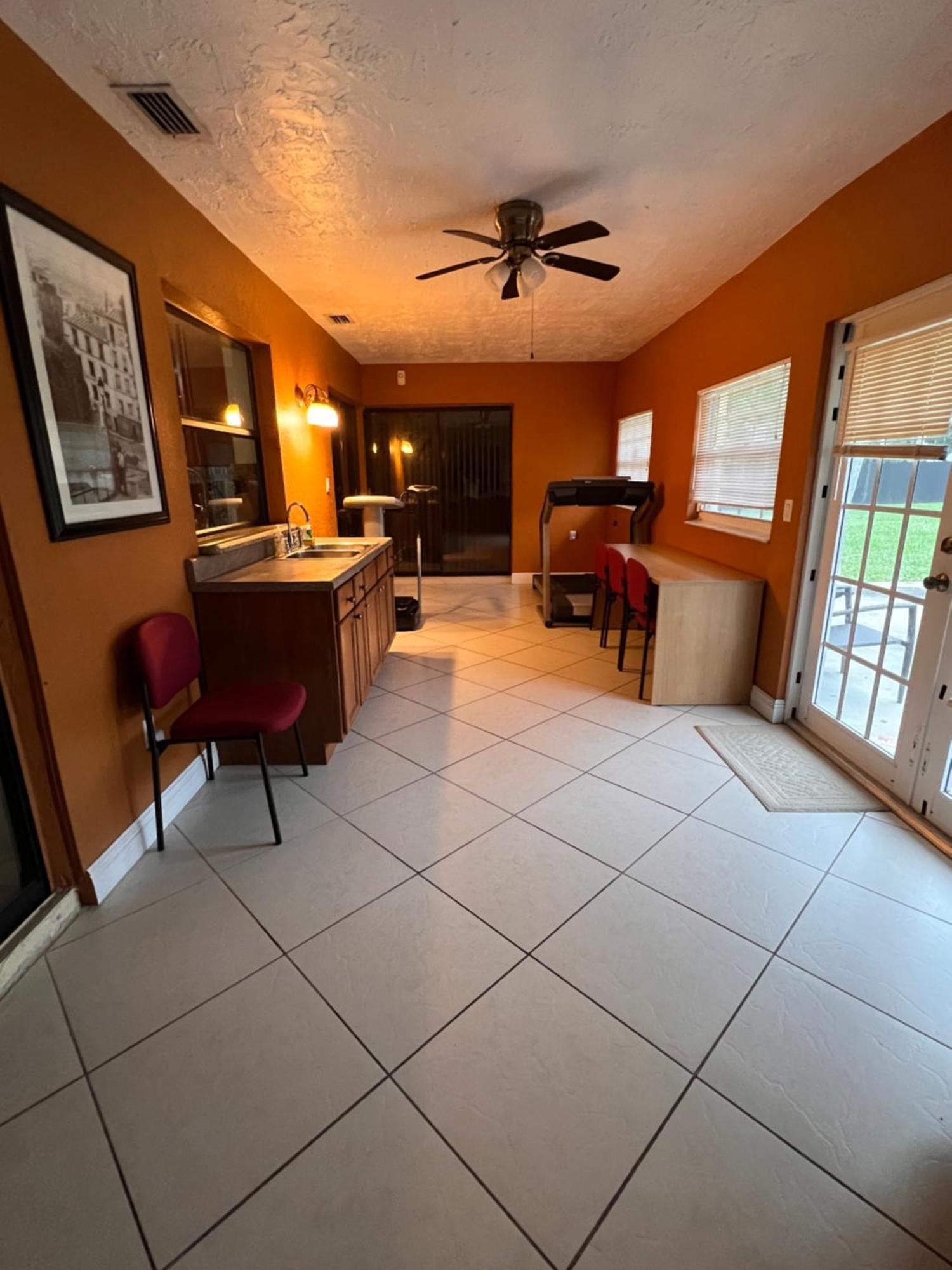 Entire Single Family 3 Bed 2 Bath In Water Front Big Cozy Back Yard View Ferienhaus *